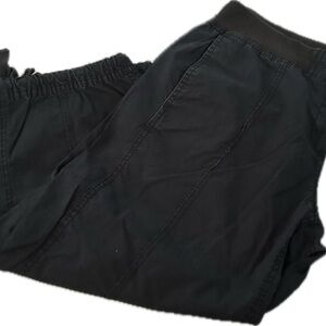 New York & Company Black Capris Lightweight Relaxed Fit Size 10